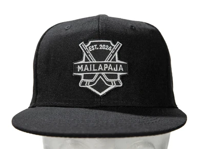 mailapaja lippalakki musta logolla 3 image