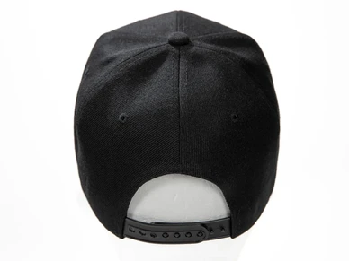 mailapaja lippalakki musta logolla 4 image