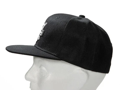 mailapaja lippalakki musta logolla 5 image