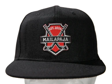 mailapaja lippalakki musta logolla 8 image